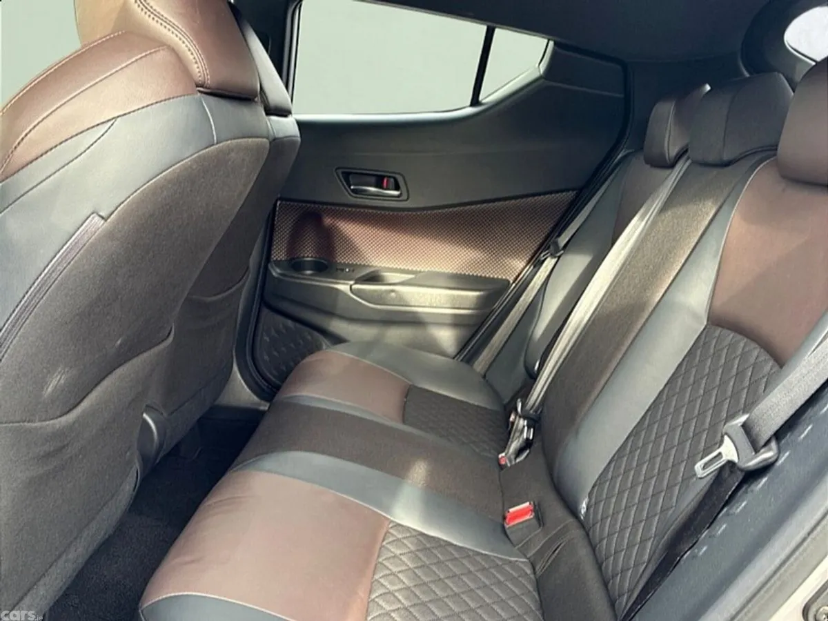 Toyota C-HR SUV, Petrol Hybrid, 2018, Silver