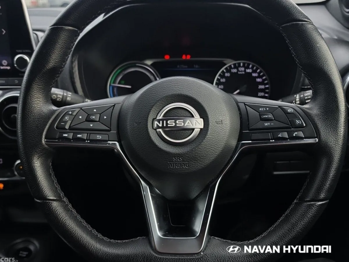 Nissan Juke SUV, Petrol Hybrid, 2023, Red