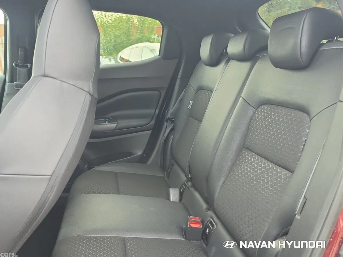 Nissan Juke SUV, Petrol Hybrid, 2023, Red