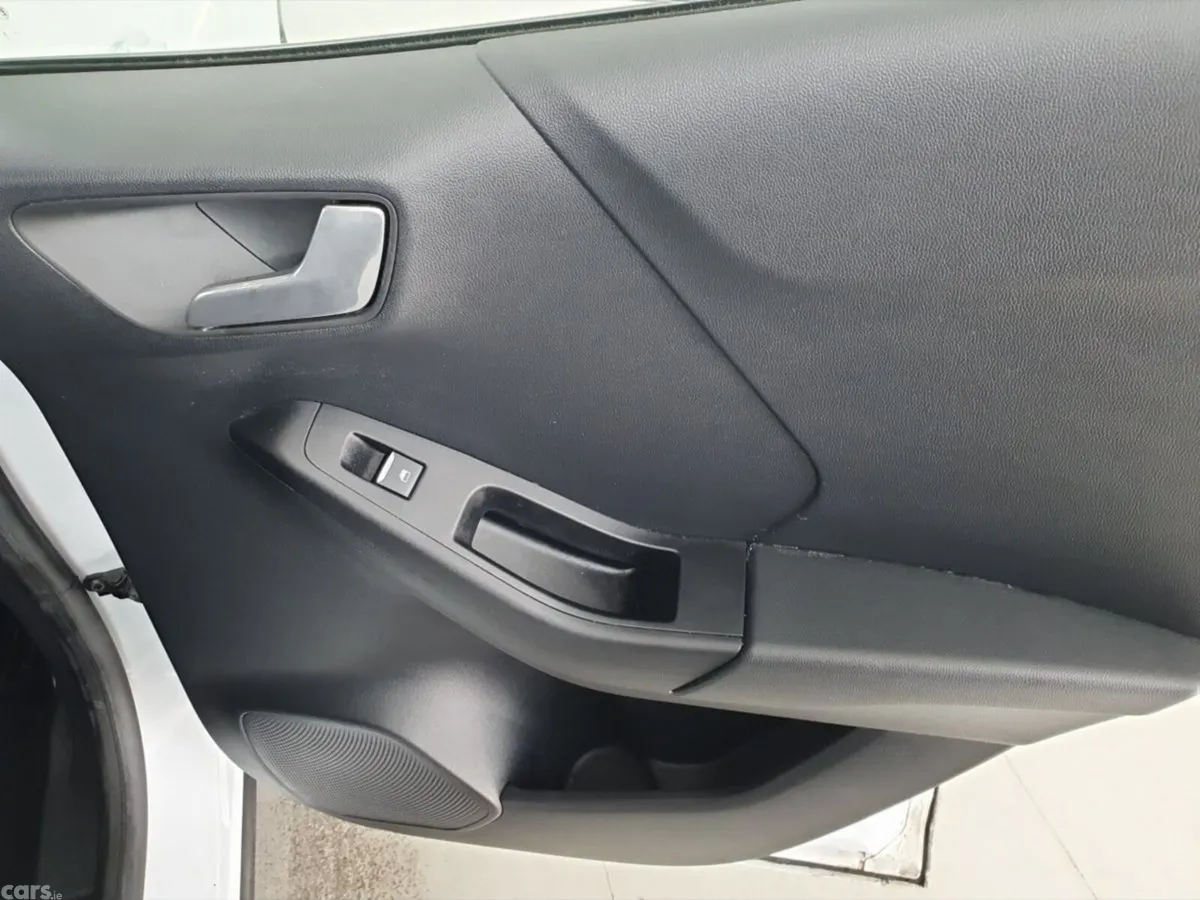 Ford Puma MPV, Petrol, 2023, White