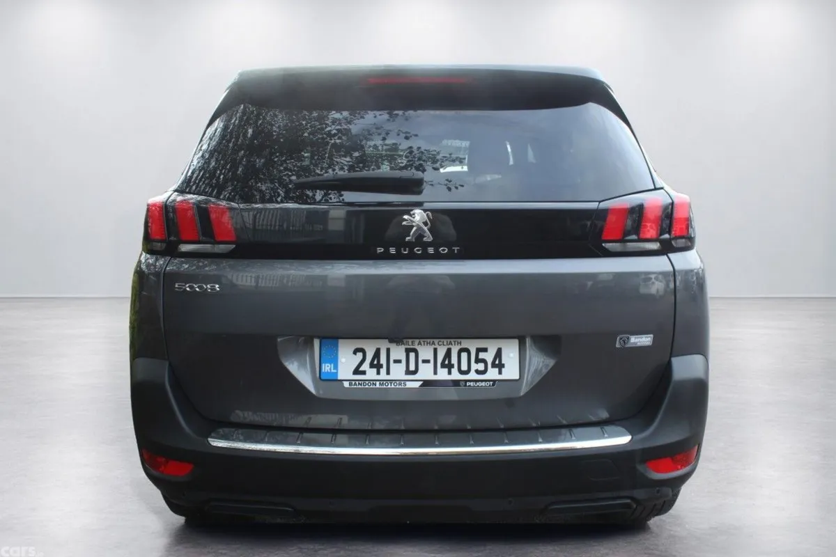Peugeot 5008 MPV, Diesel, 2024, Grey