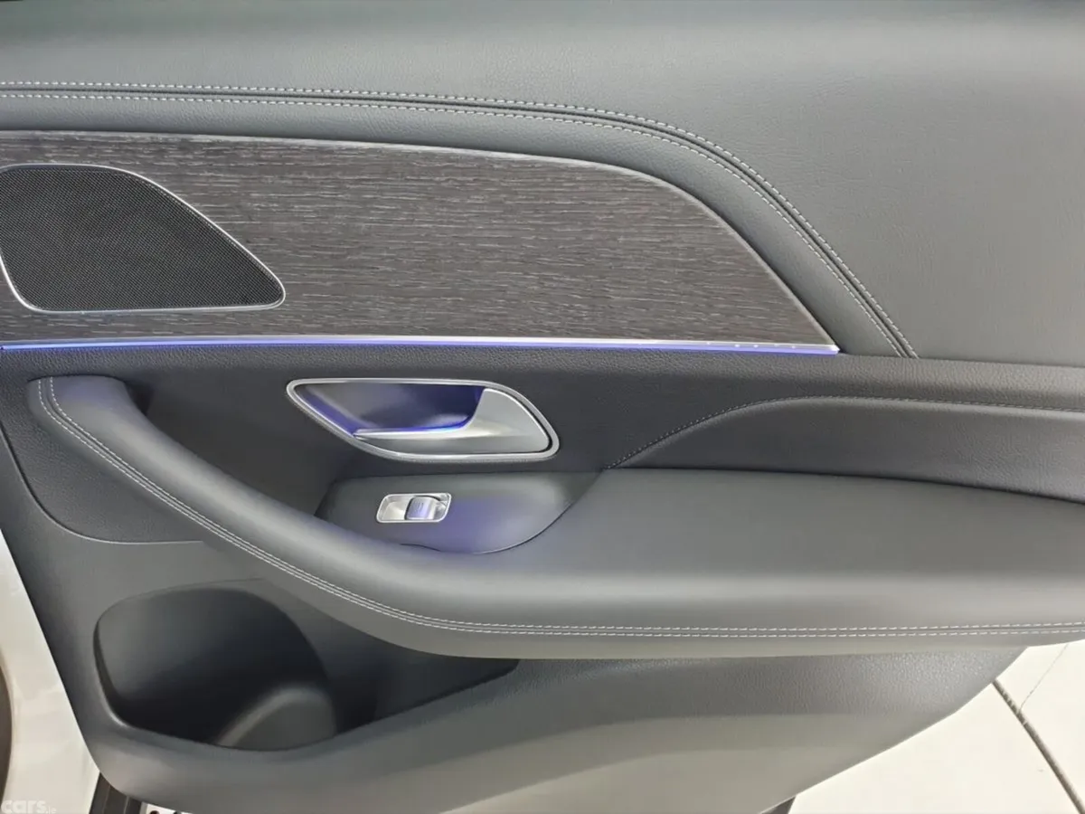 Mercedes-Benz GLE SUV, Diesel Plug-in Hybrid, 2022, White