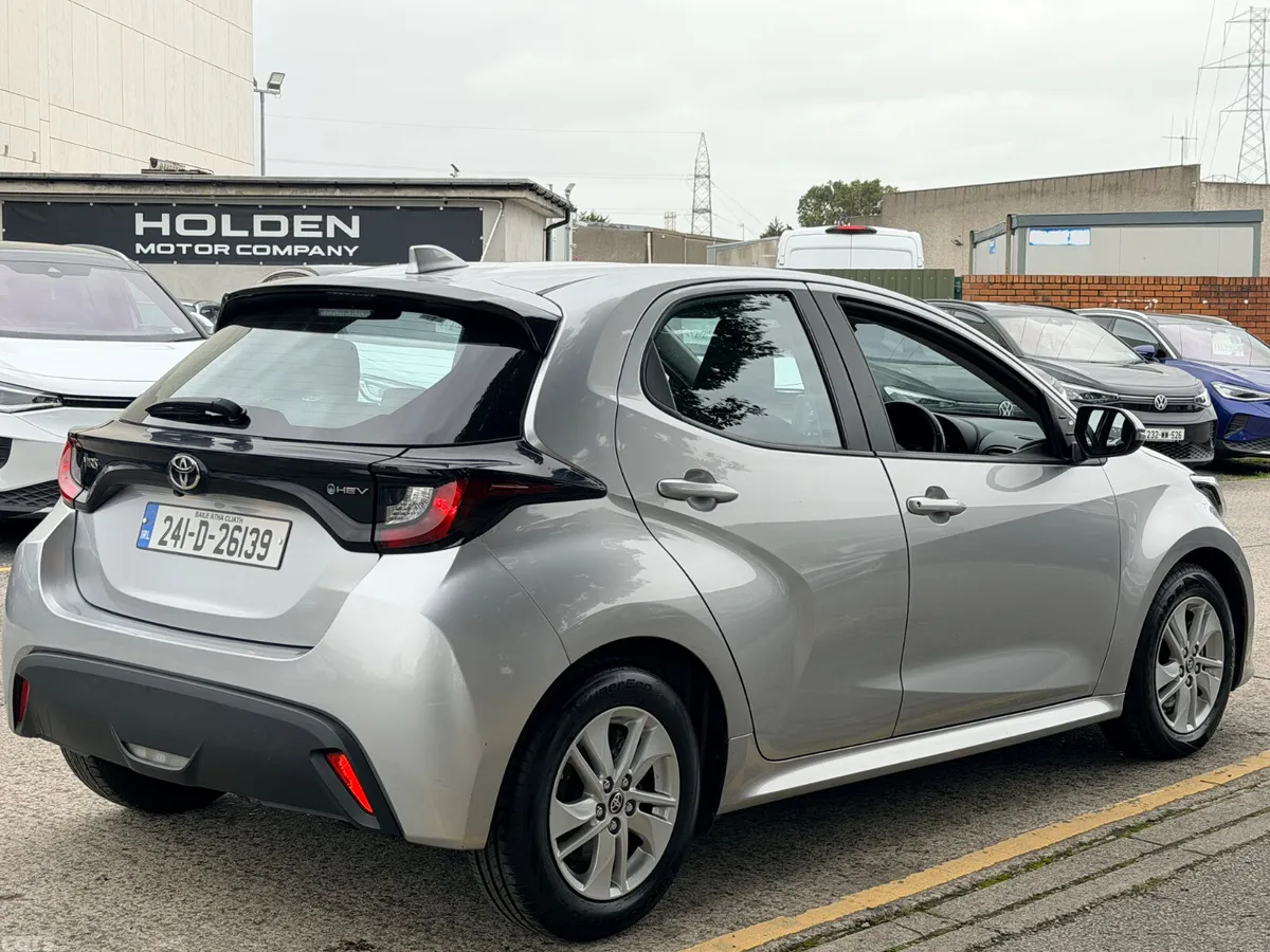 Toyota Yaris Hatchback, Petrol Hybrid, 2024, Grey