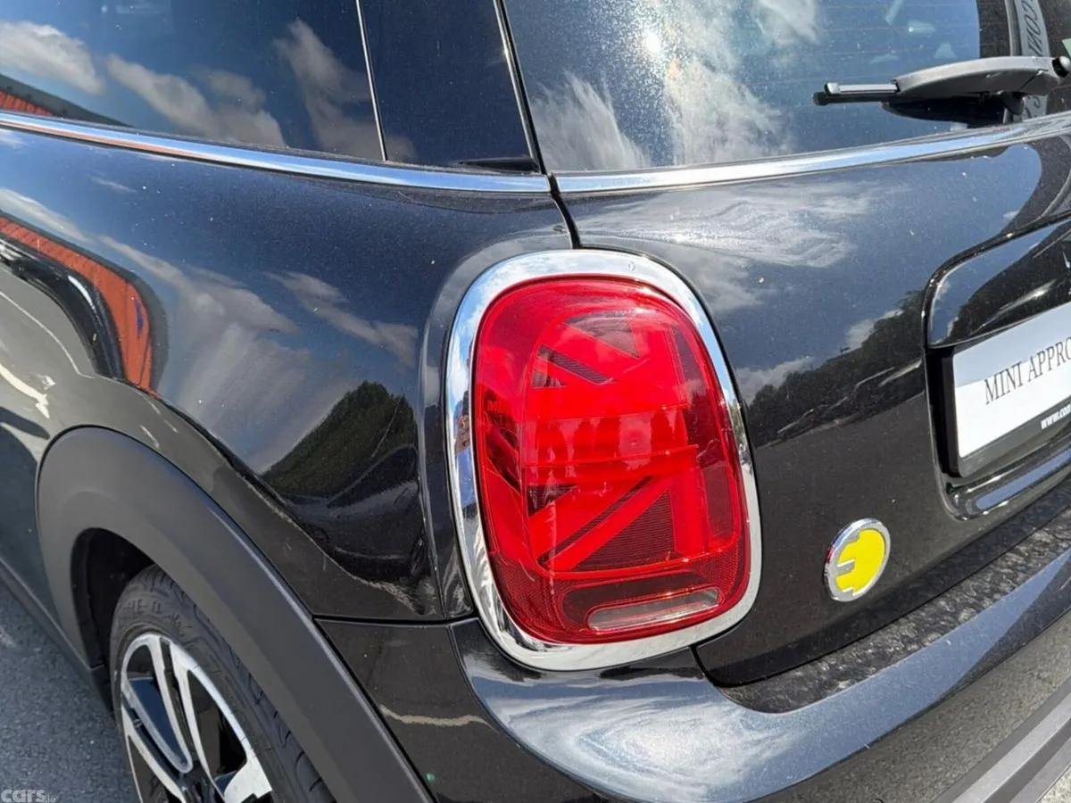 Mini Cooper Hatchback, Electric, 2023, Black