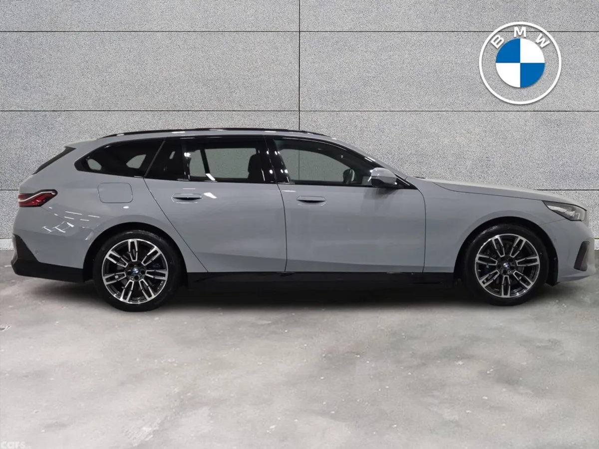 BMW 5-Series Estate, Petrol Plug-in Hybrid, 2026, Grey