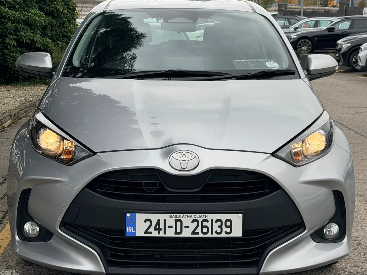 Toyota Yaris Hatchback, Petrol Hybrid, 2024, Grey