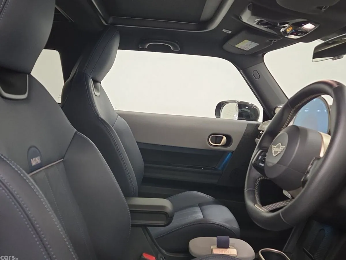 Mini Cooper Hatchback, Petrol, 2026, Black