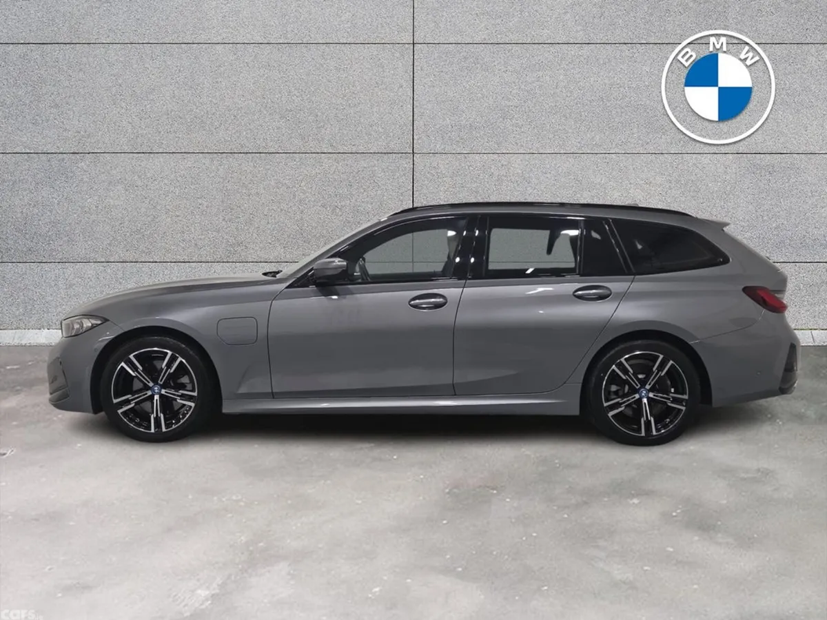 BMW 3-Series Estate, Petrol Plug-in Hybrid, 2023, Grey