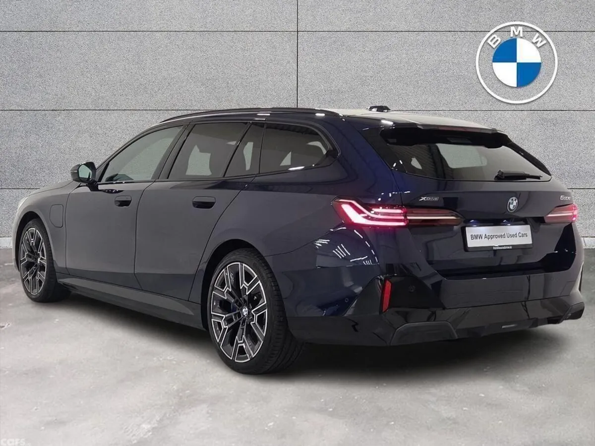 BMW 5-Series Estate, Petrol Plug-in Hybrid, 2026, Blue