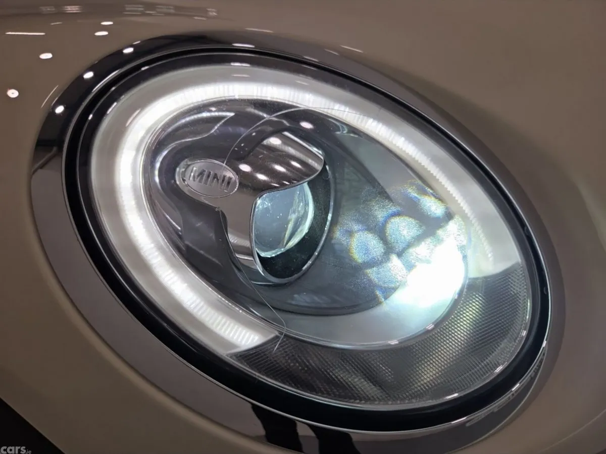 Mini Cooper Convertible, Petrol, 2016, White