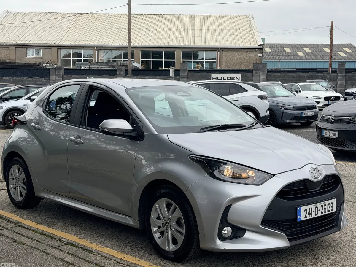 Toyota Yaris Hatchback, Petrol Hybrid, 2024, Grey