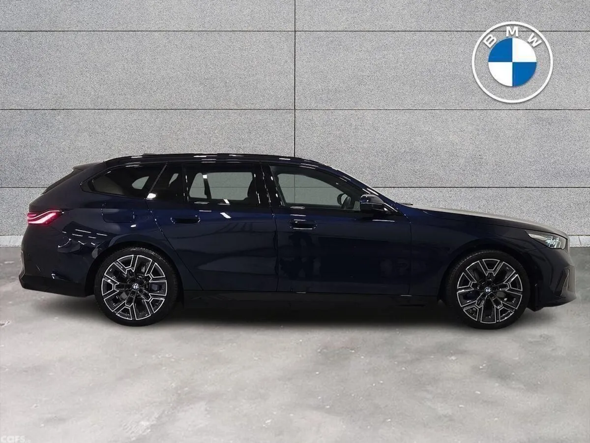 BMW 5-Series Estate, Petrol Plug-in Hybrid, 2026, Blue
