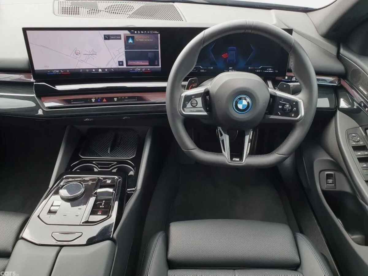 BMW 5-Series Saloon, Petrol Plug-in Hybrid, 2024, Blue