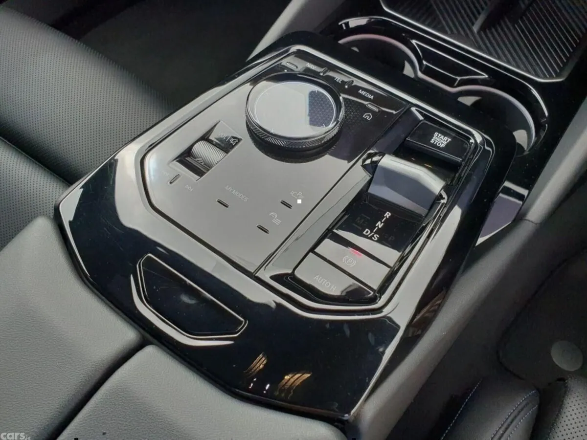 BMW 5-Series Saloon, Petrol Plug-in Hybrid, 2024, Blue
