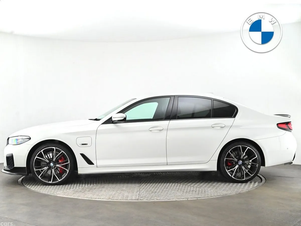 BMW 5-Series Saloon, Petrol Plug-in Hybrid, 2022, White