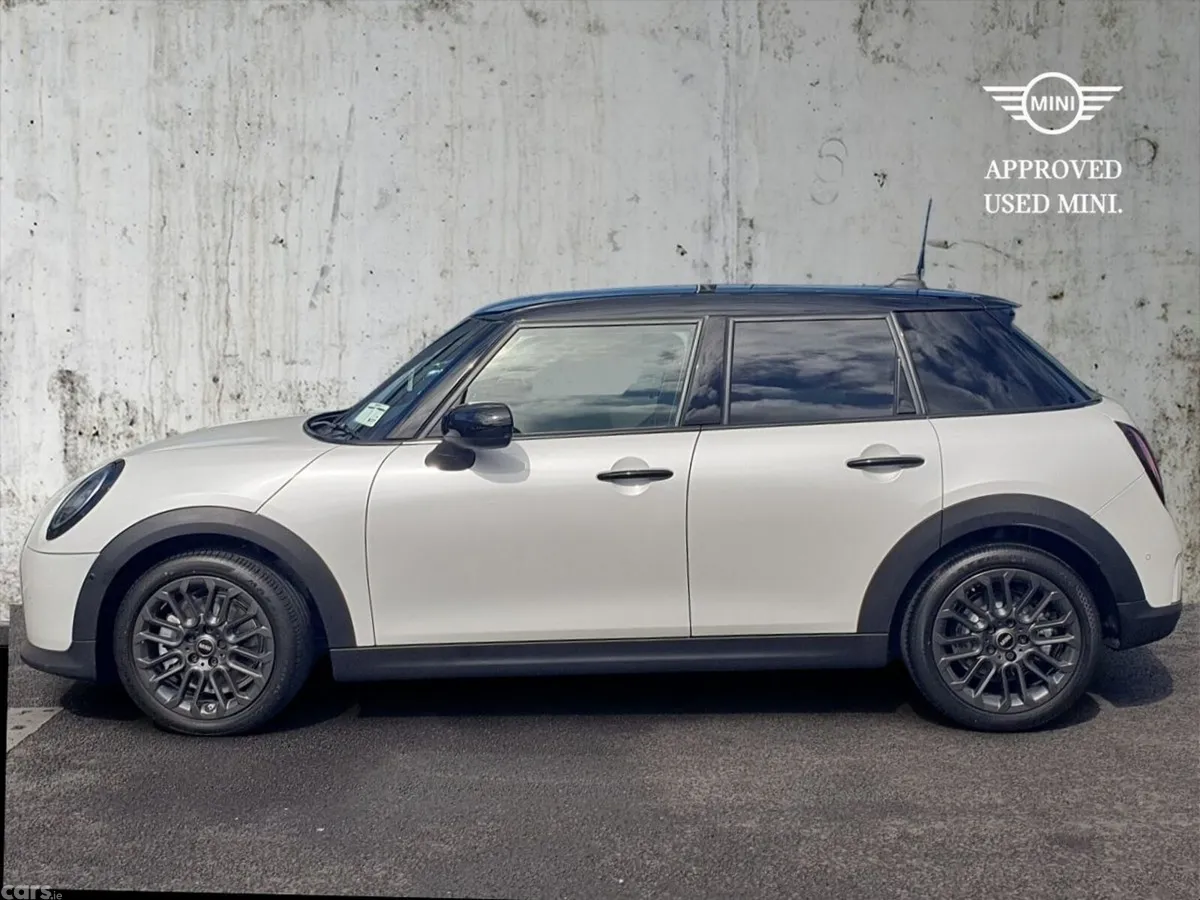 Mini Cooper Hatchback, Petrol, 2026, White