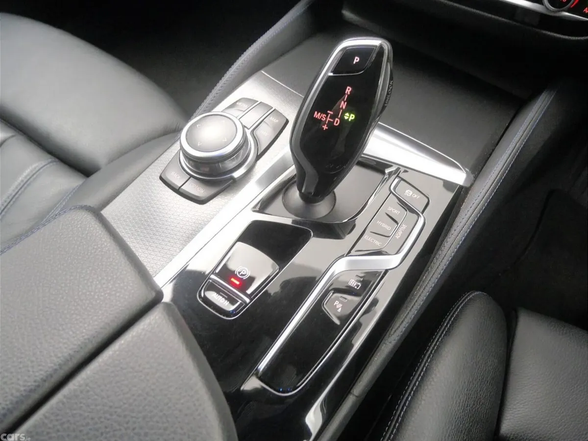 BMW 5-Series Saloon, Petrol Plug-in Hybrid, 2022, White