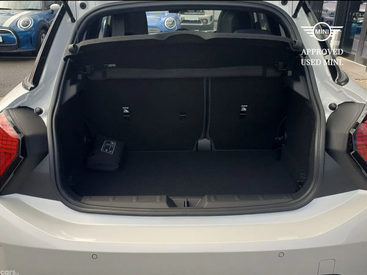 Mini Cooper Hatchback, Petrol, 2026, White
