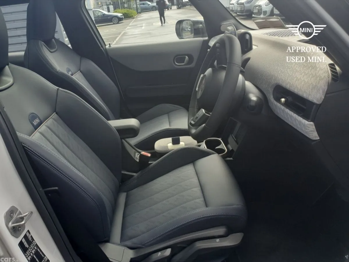 Mini Cooper Hatchback, Petrol, 2026, White
