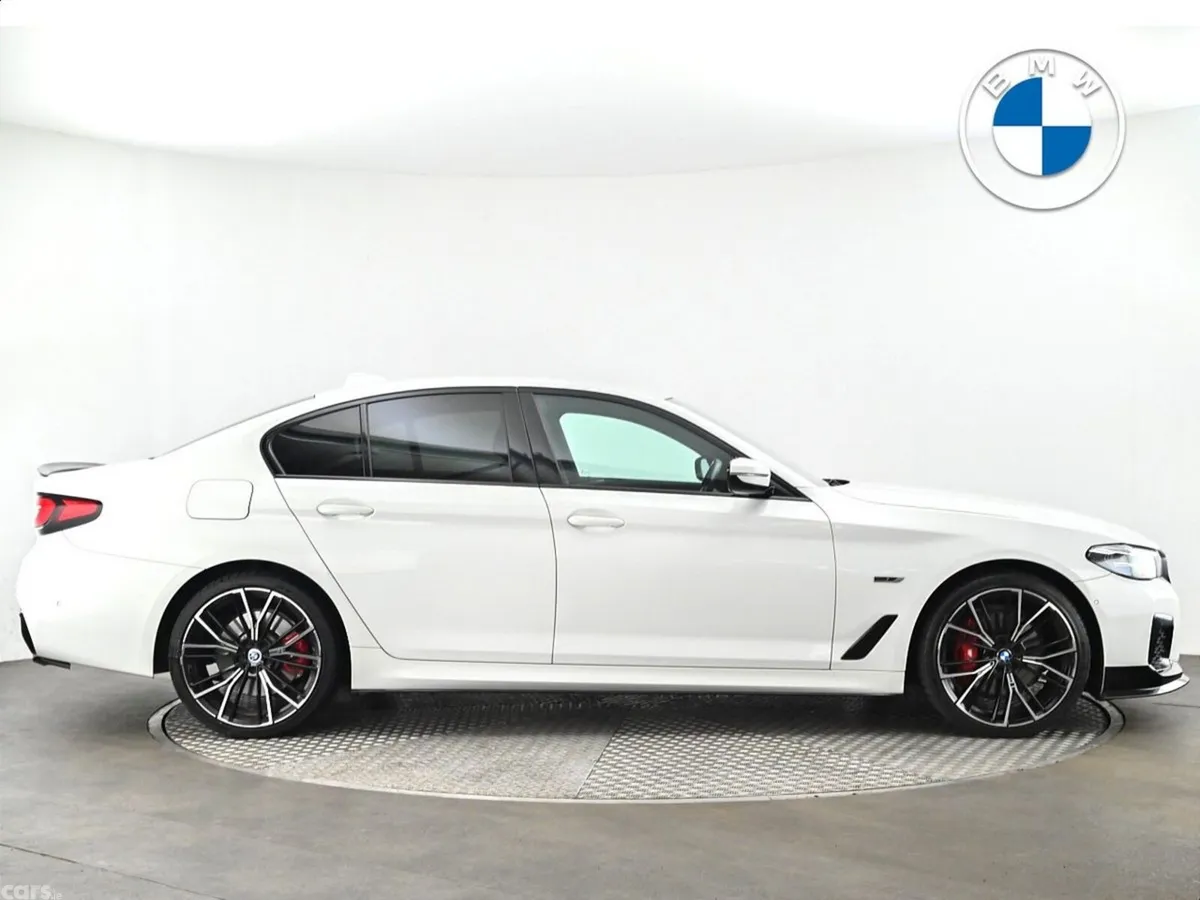 BMW 5-Series Saloon, Petrol Plug-in Hybrid, 2022, White
