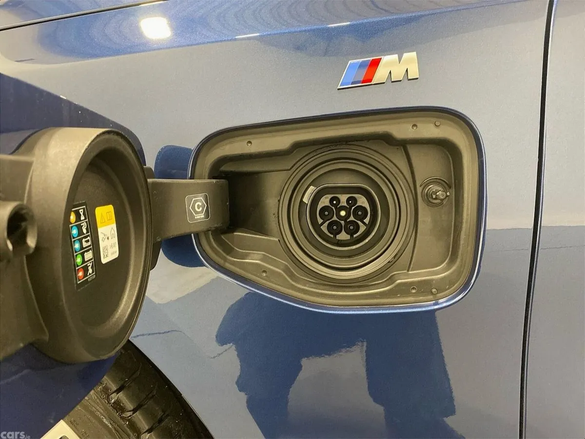 BMW 5-Series Estate, Petrol Plug-in Hybrid, 2025, Blue