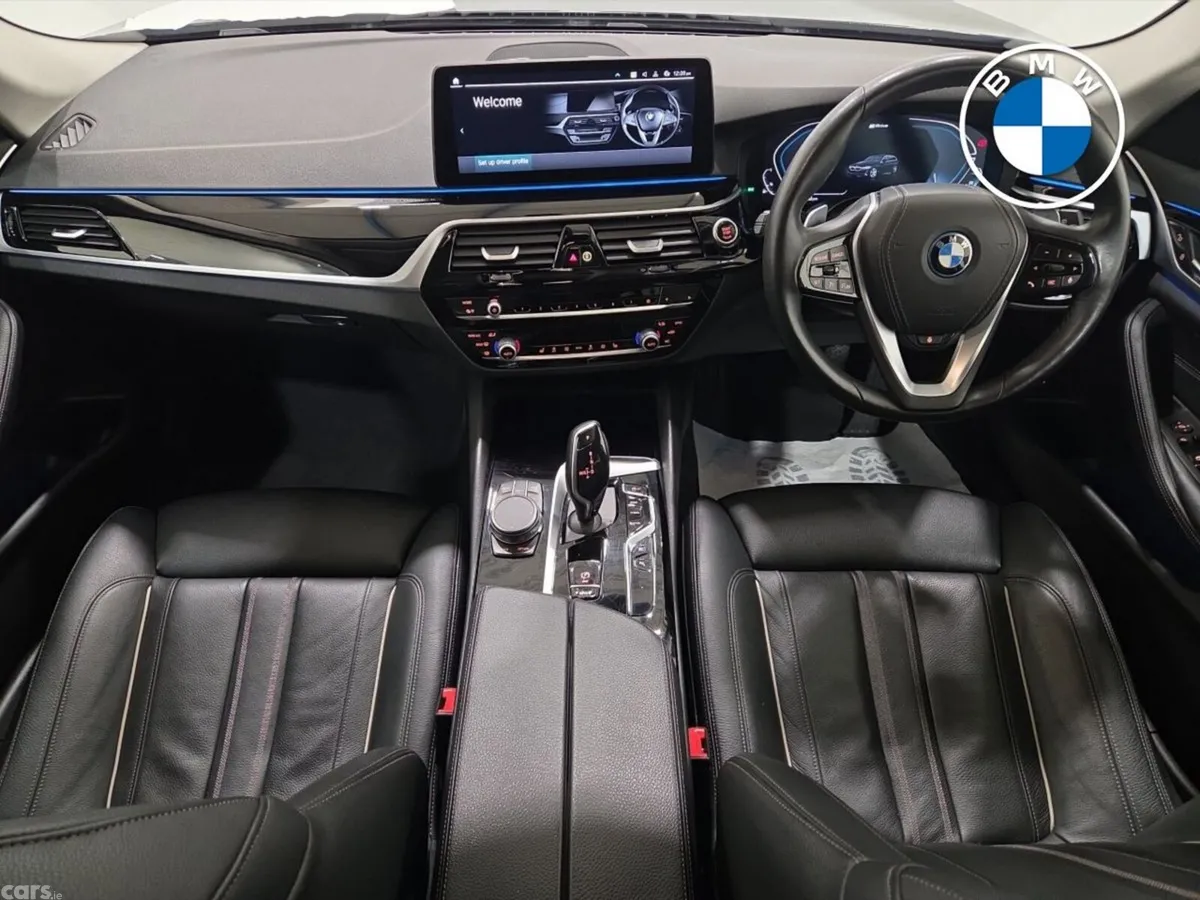 BMW 5-Series Estate, Petrol Plug-in Hybrid, 2023, Black