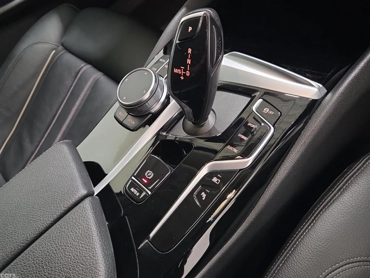 BMW 5-Series Estate, Petrol Plug-in Hybrid, 2023, Black