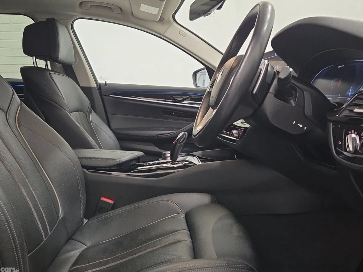 BMW 5-Series Estate, Petrol Plug-in Hybrid, 2023, Black