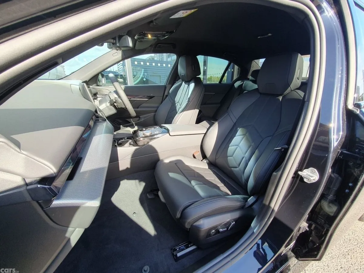 BMW 5-Series Saloon, Petrol Plug-in Hybrid, 2026, Black