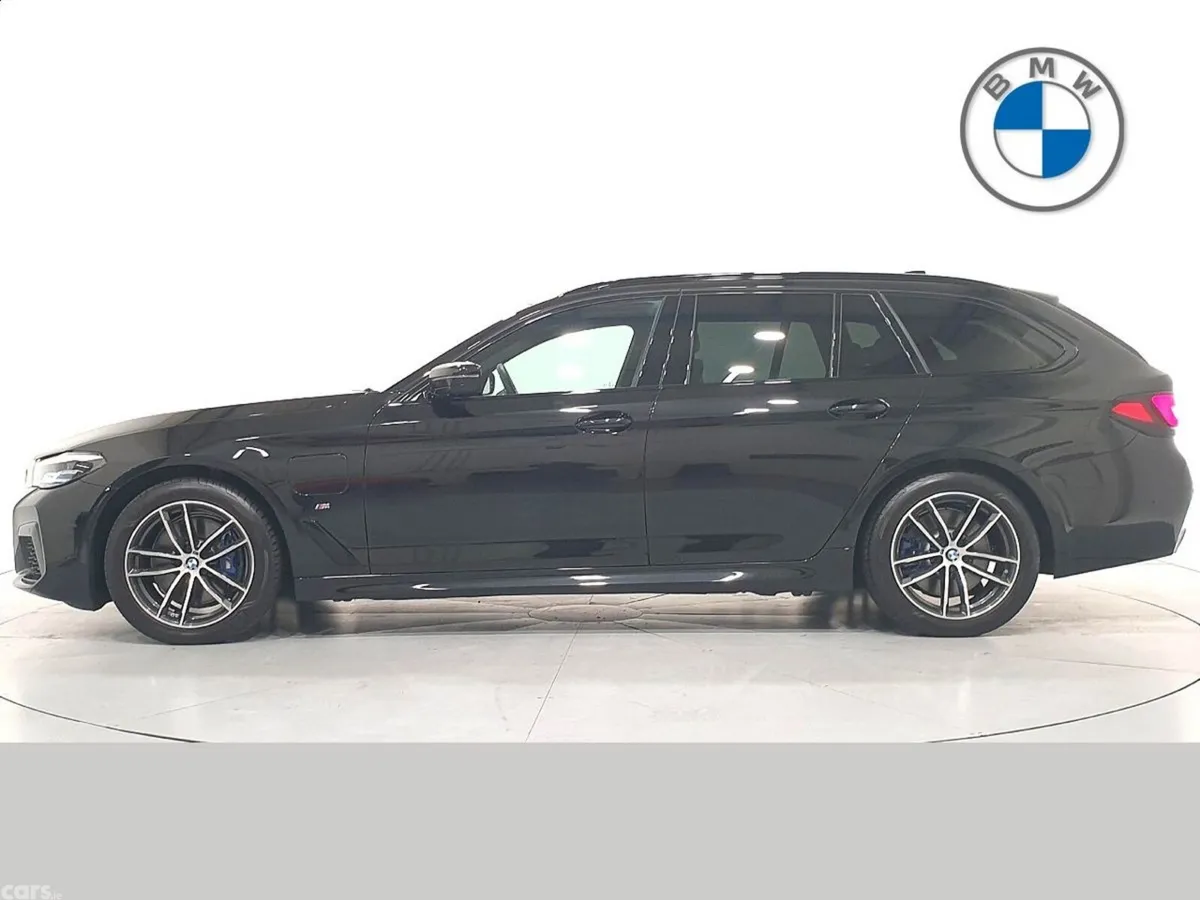 BMW 5-Series Estate, Petrol Plug-in Hybrid, 2021, Black