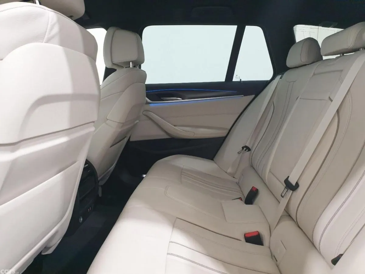 BMW 5-Series Estate, Petrol Plug-in Hybrid, 2021, Black