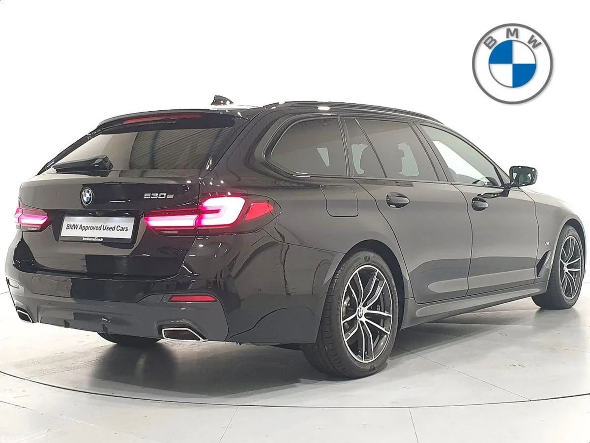 BMW 5-Series Estate, Petrol Plug-in Hybrid, 2021, Black