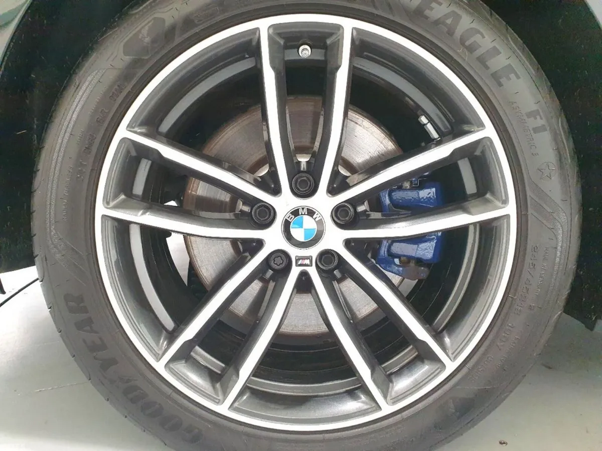 BMW 5-Series Estate, Petrol Plug-in Hybrid, 2021, Black