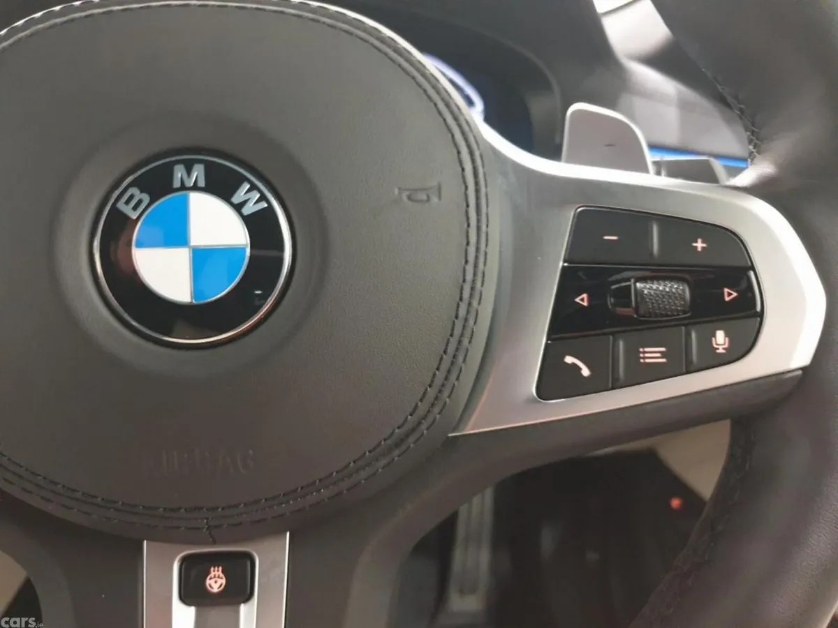 BMW 5-Series Estate, Petrol Plug-in Hybrid, 2021, Black