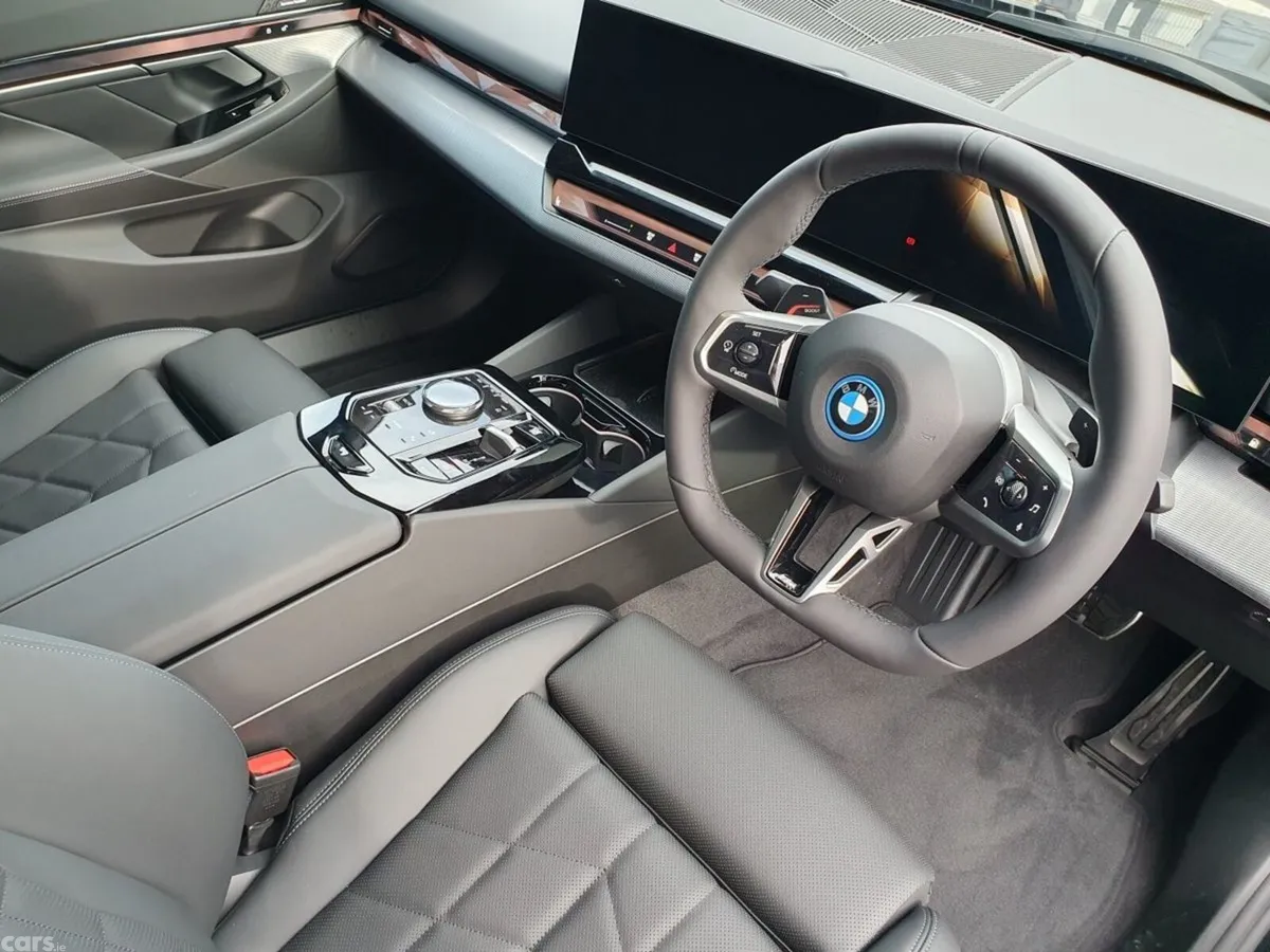 BMW 5-Series Saloon, Petrol Plug-in Hybrid, 2026, Black