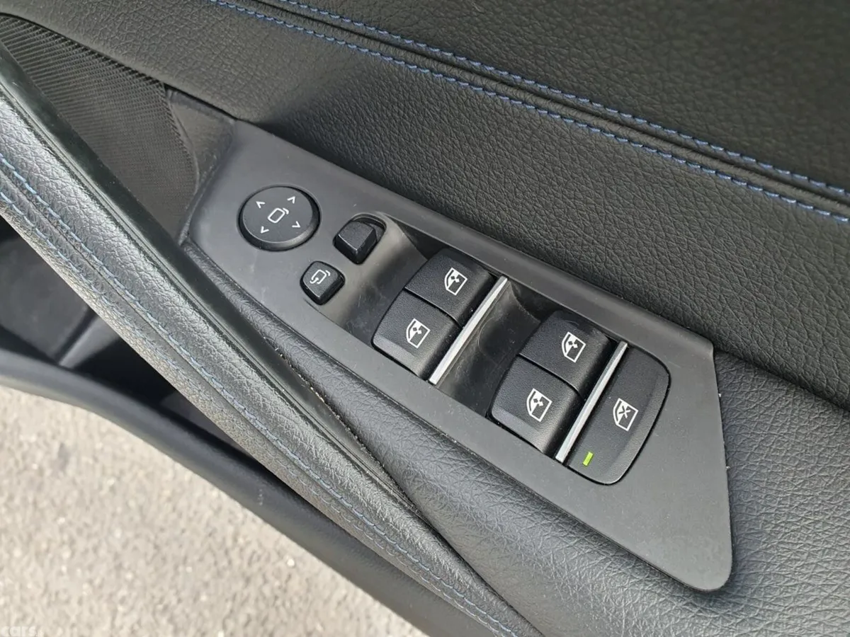BMW 5-Series Saloon, Diesel Hybrid, 2022, White