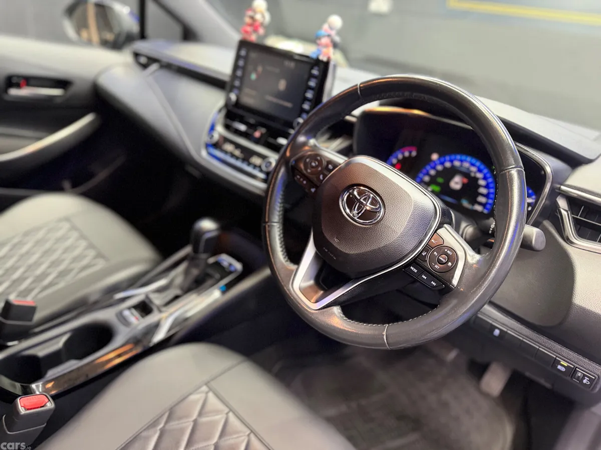 Toyota Corolla Hatchback, Petrol Hybrid, 2021, Blue