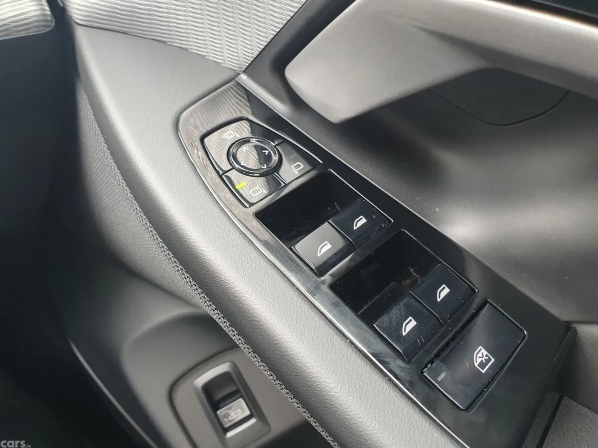 BMW 5-Series Saloon, Petrol Plug-in Hybrid, 2026, Black