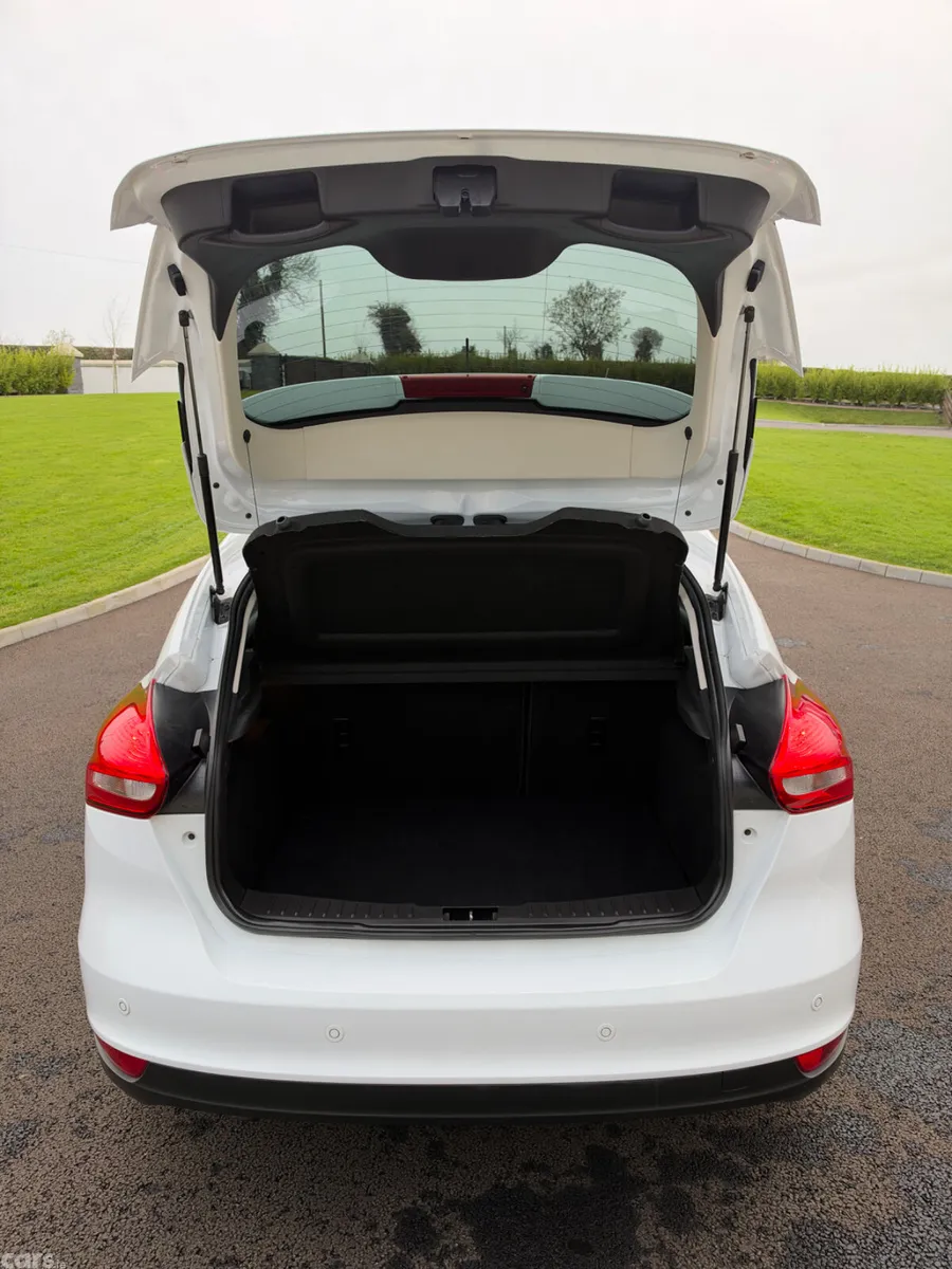 Ford Focus Hatchback, Diesel, 2017, White