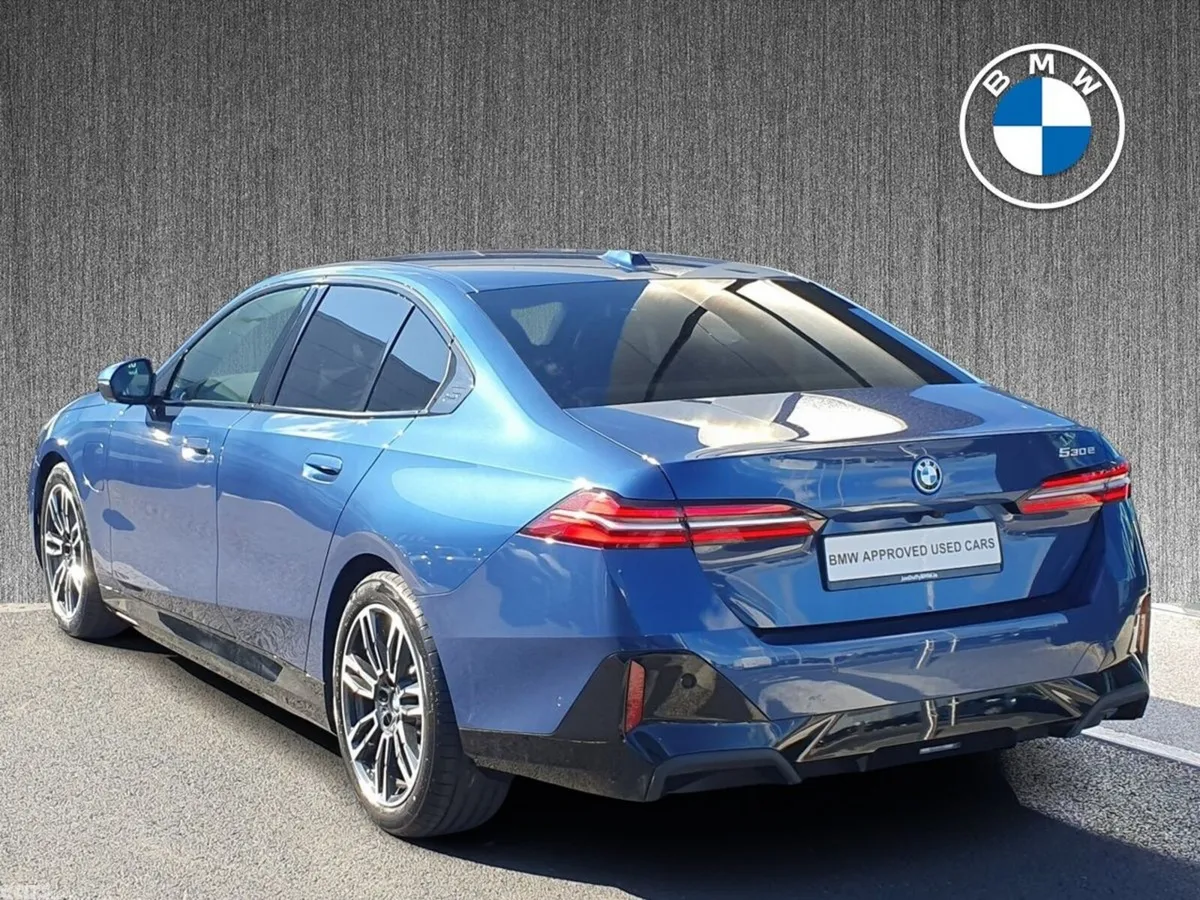 BMW 5-Series Saloon, Petrol Plug-in Hybrid, 2026, Blue