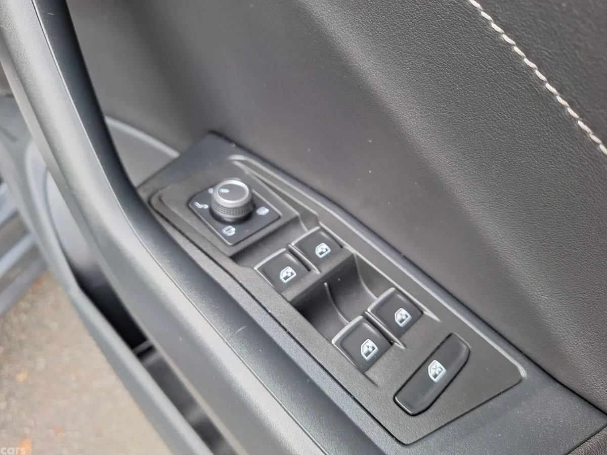 Volkswagen T-Roc SUV, Petrol, 2023, Grey