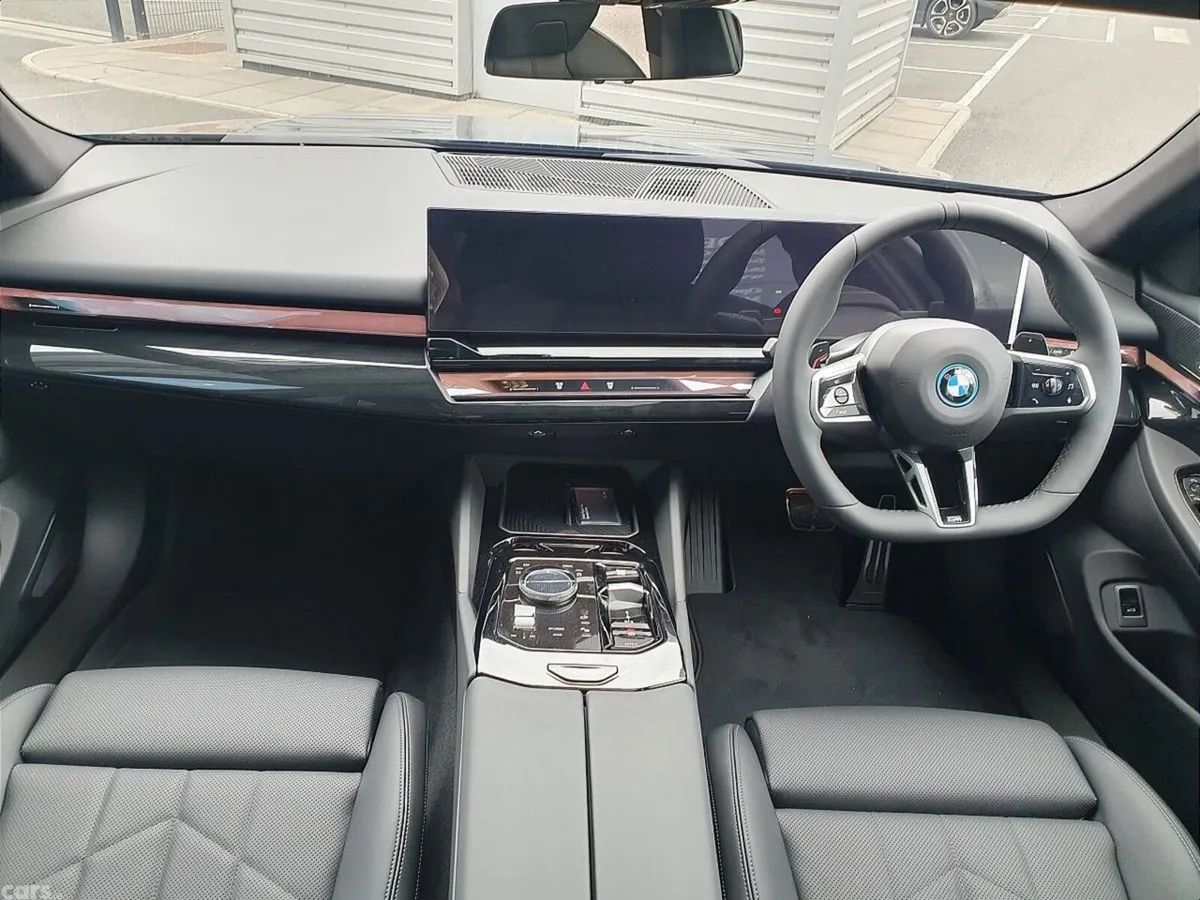 BMW 5-Series Saloon, Petrol Plug-in Hybrid, 2026, Blue