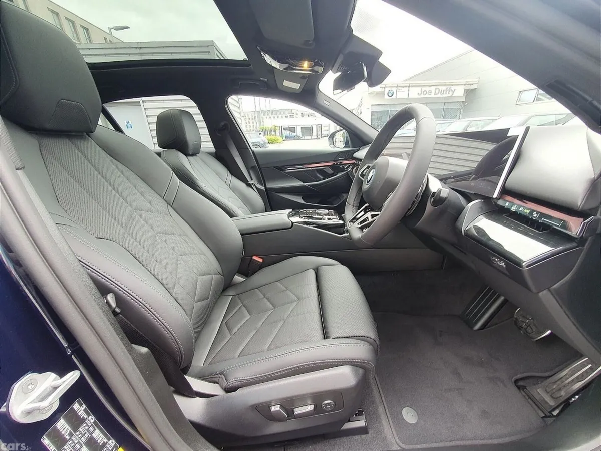 BMW 5-Series Saloon, Petrol Plug-in Hybrid, 2026, Blue