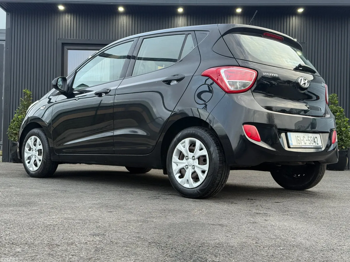 Hyundai i10 Hatchback, Petrol, 2016, Black