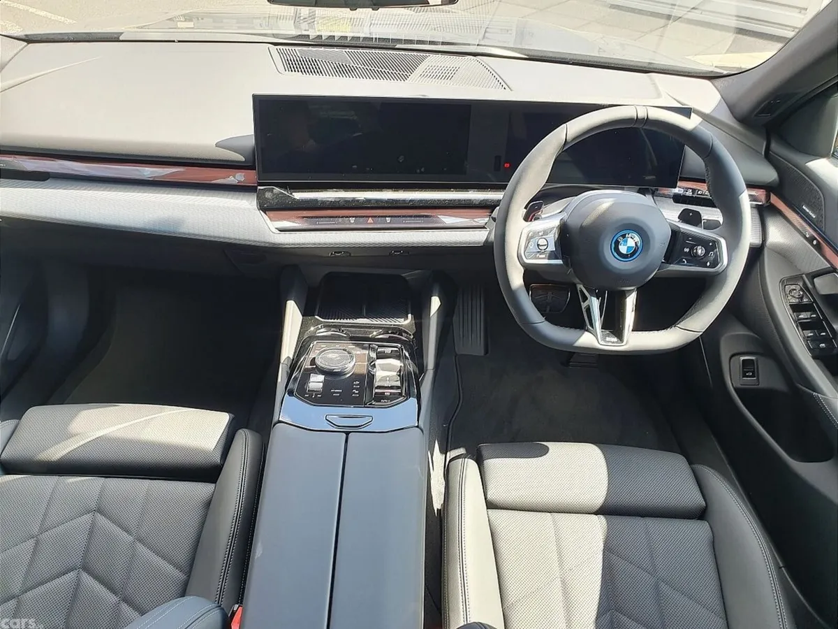BMW 5-Series Saloon, Petrol Plug-in Hybrid, 2026, Blue