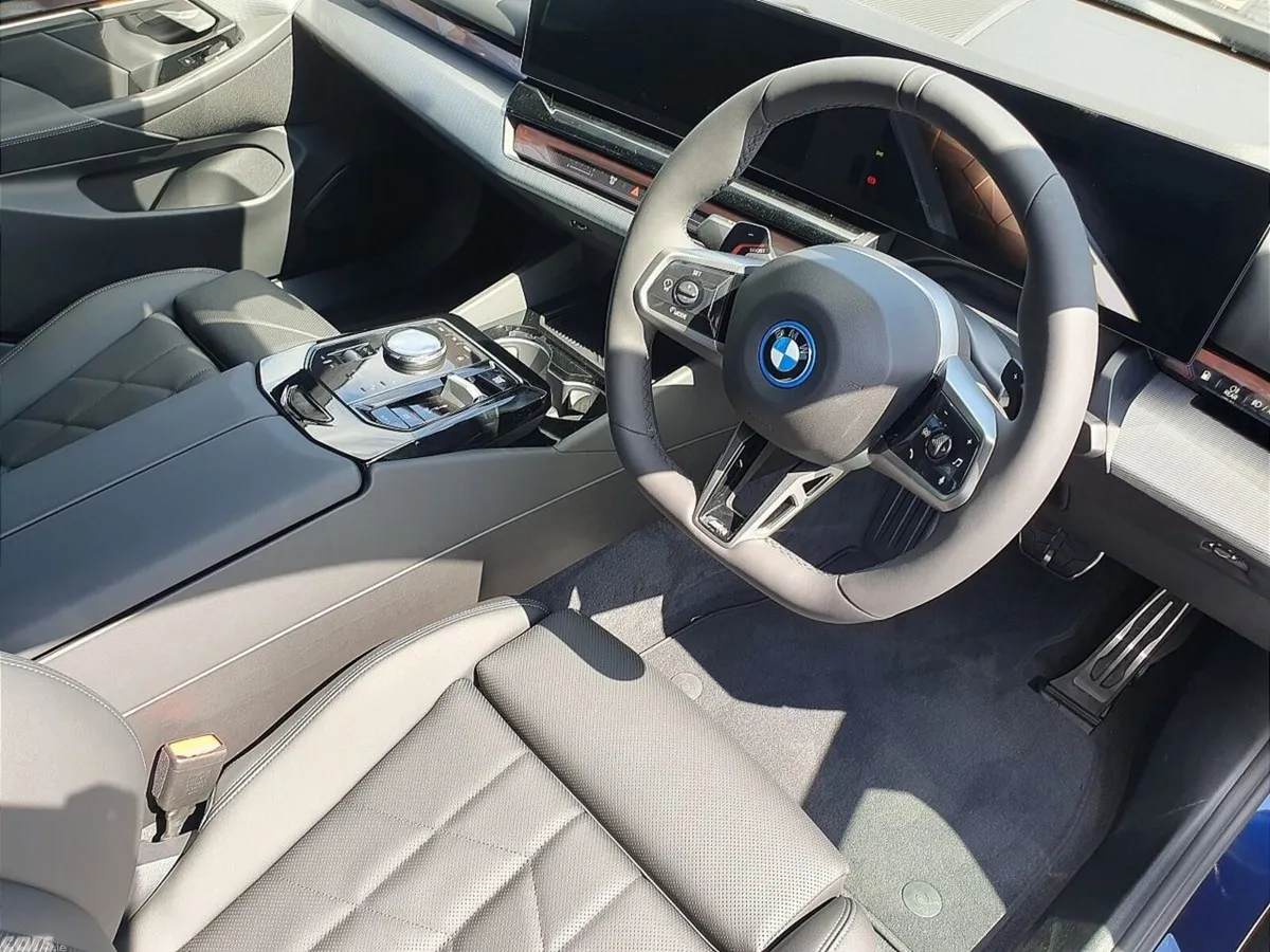 BMW 5-Series Saloon, Petrol Plug-in Hybrid, 2026, Blue