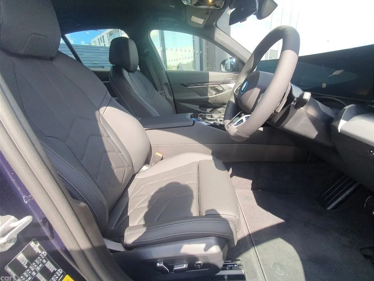 BMW 5-Series Saloon, Petrol Plug-in Hybrid, 2026, Blue