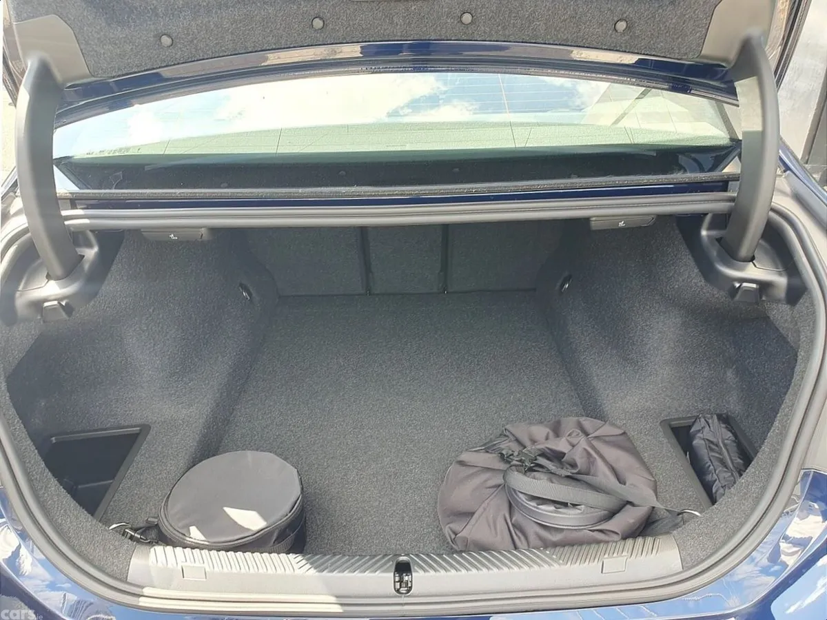 BMW 5-Series Saloon, Petrol Plug-in Hybrid, 2026, Blue