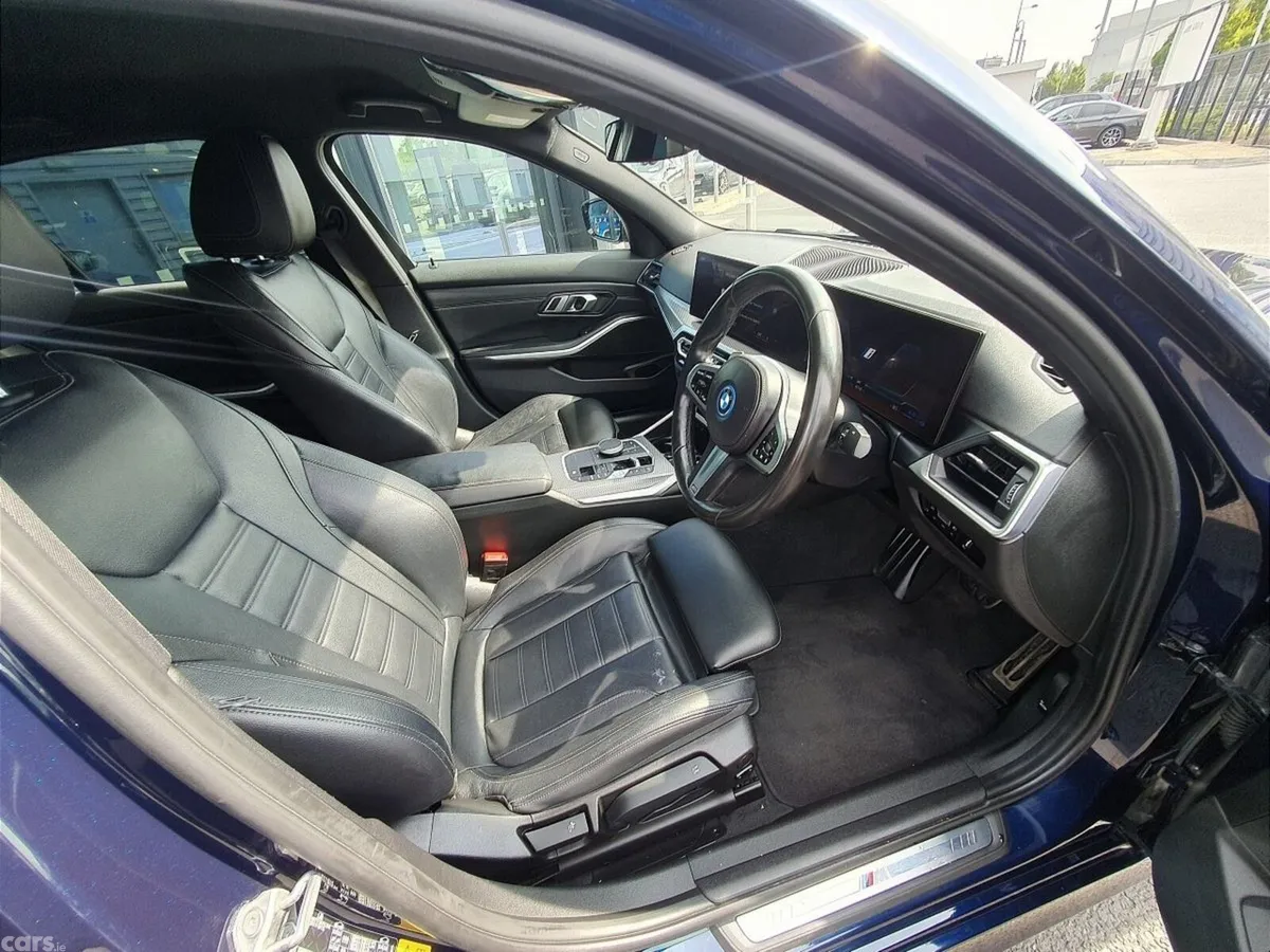 BMW 3-Series Saloon, Petrol Plug-in Hybrid, 2023, Blue
