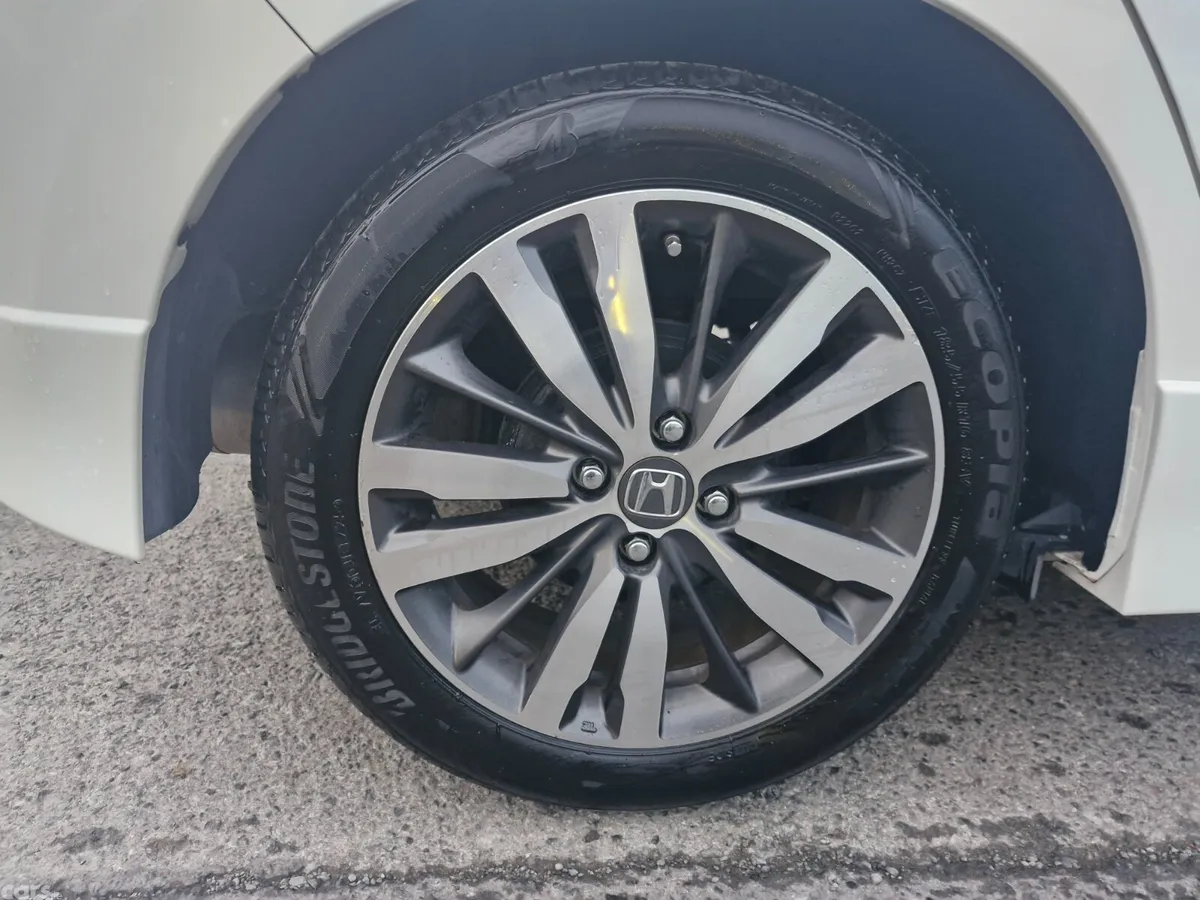 Honda Fit Hatchback, Petrol Hybrid, 2014, White